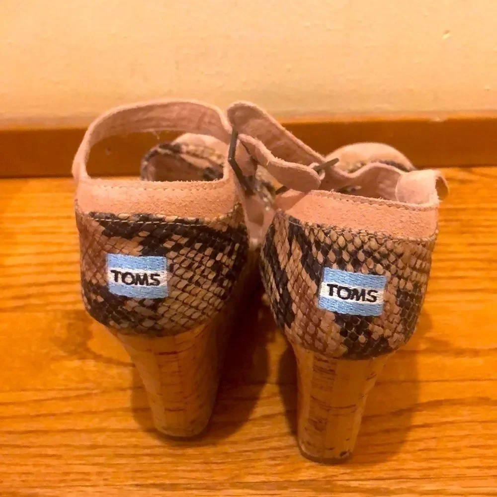 Toms open toe wedges sandals
